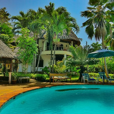 Bed and Breakfast Upani In Diani Діані-Біч Екстер'єр фото