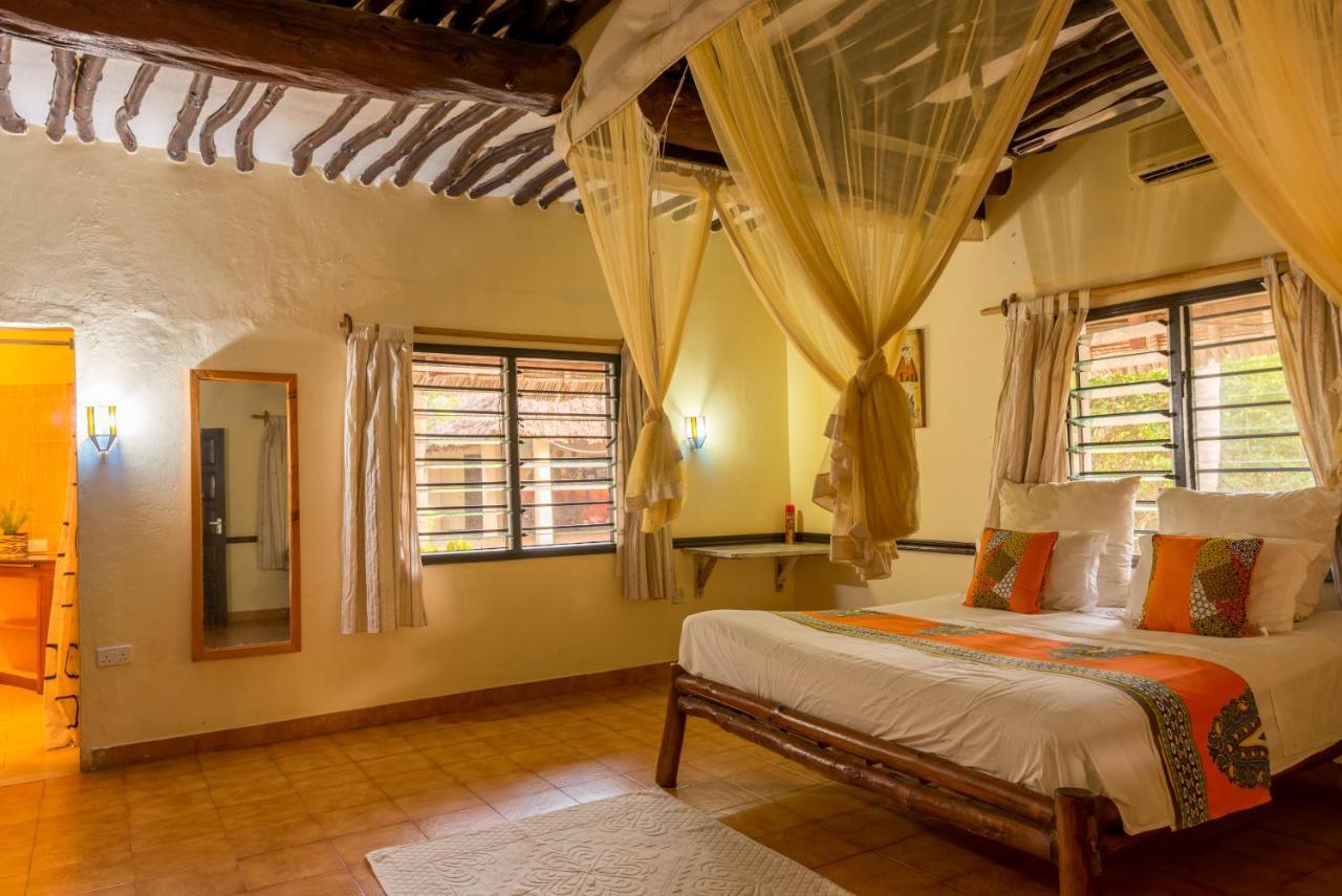 Bed and Breakfast Upani In Diani Діані-Біч Екстер'єр фото