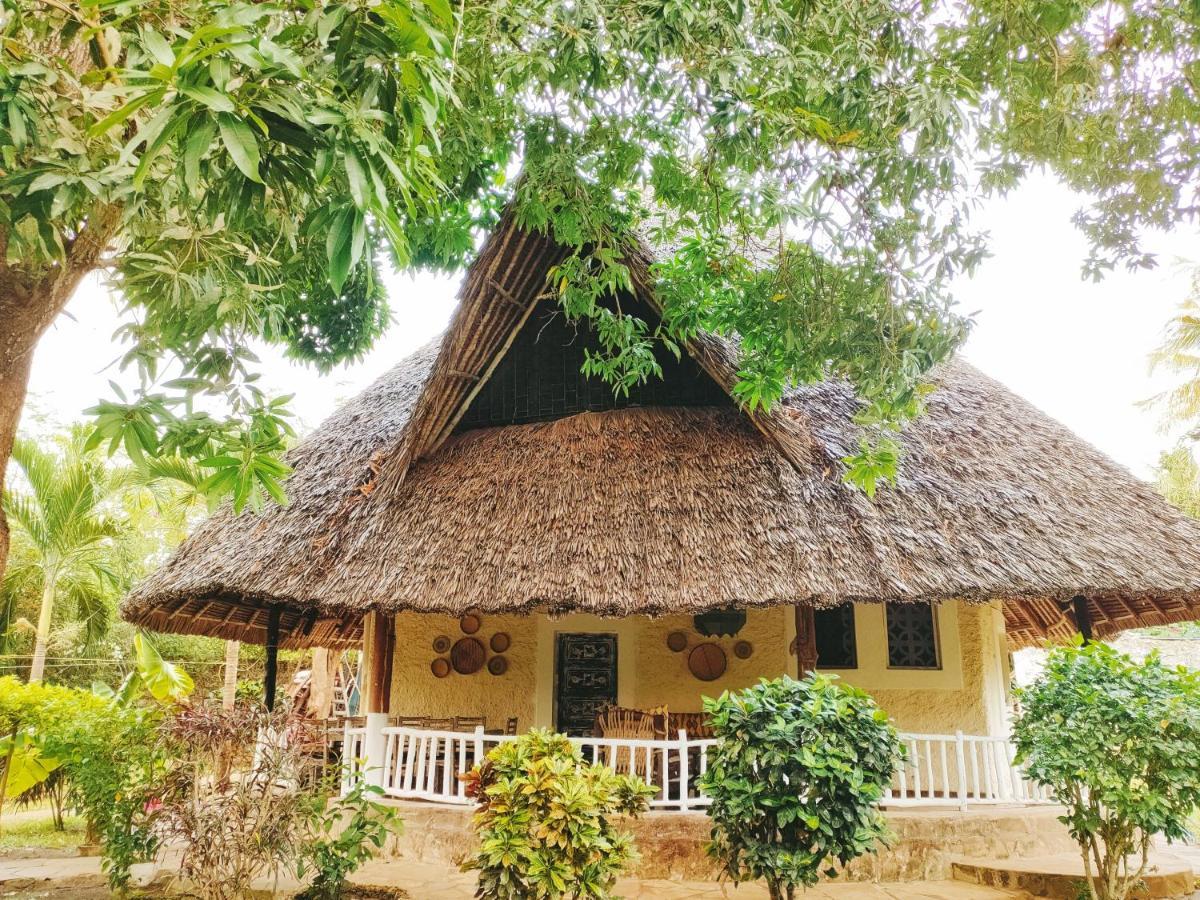 Bed and Breakfast Upani In Diani Діані-Біч Екстер'єр фото