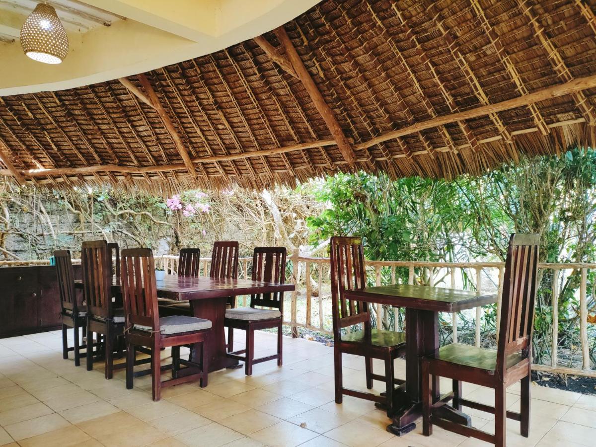Bed and Breakfast Upani In Diani Діані-Біч Екстер'єр фото