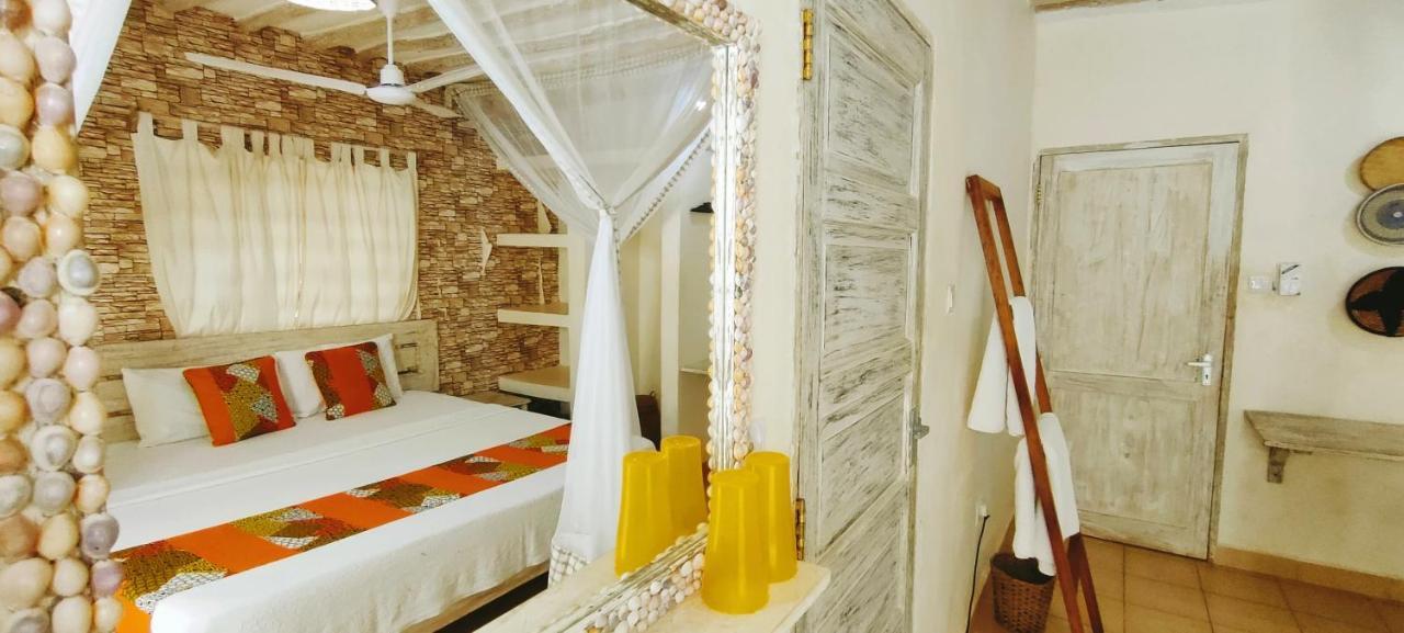 Bed and Breakfast Upani In Diani Діані-Біч Екстер'єр фото