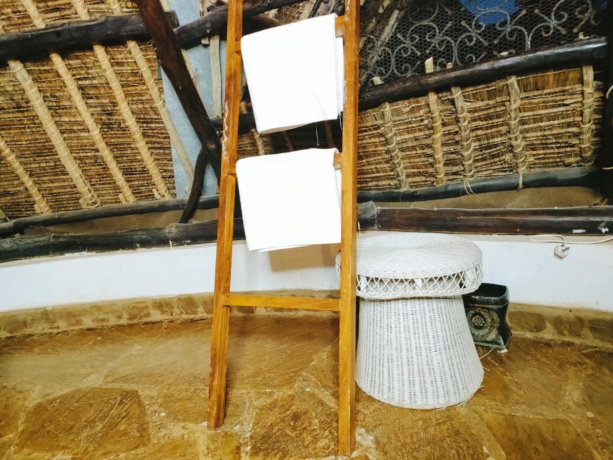 Bed and Breakfast Upani In Diani Діані-Біч Екстер'єр фото