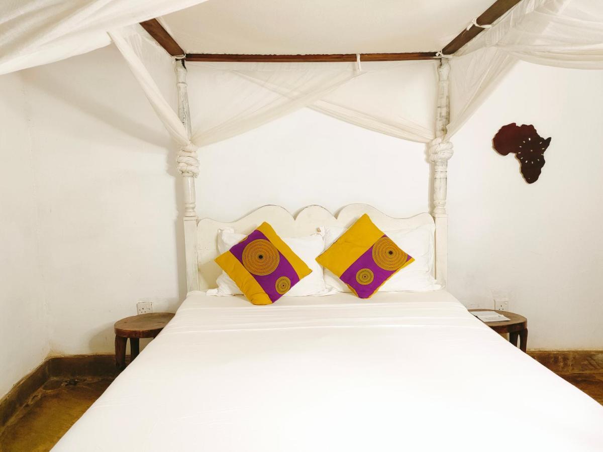 Bed and Breakfast Upani In Diani Діані-Біч Екстер'єр фото