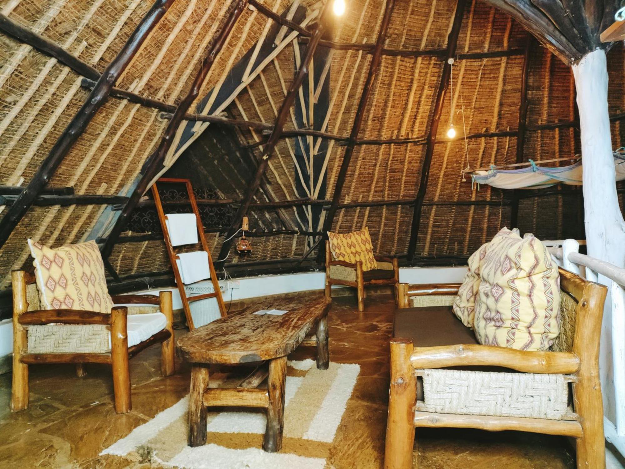Bed and Breakfast Upani In Diani Діані-Біч Екстер'єр фото