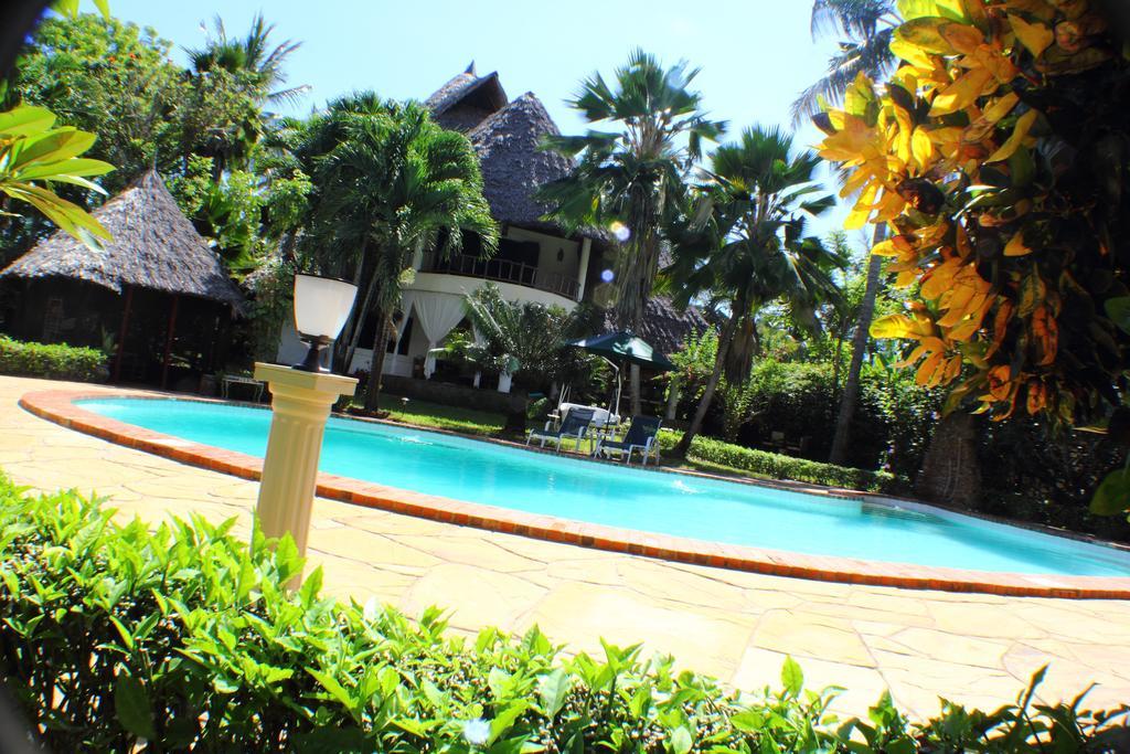 Bed and Breakfast Upani In Diani Діані-Біч Екстер'єр фото