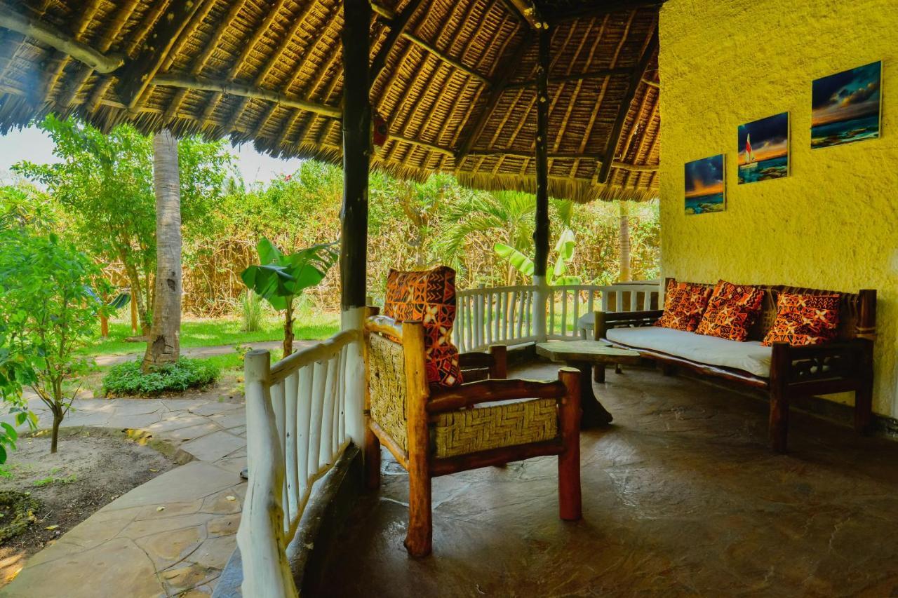 Bed and Breakfast Upani In Diani Діані-Біч Екстер'єр фото