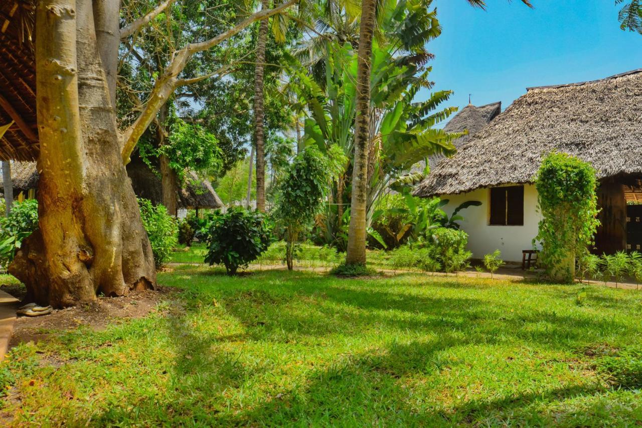Bed and Breakfast Upani In Diani Діані-Біч Екстер'єр фото