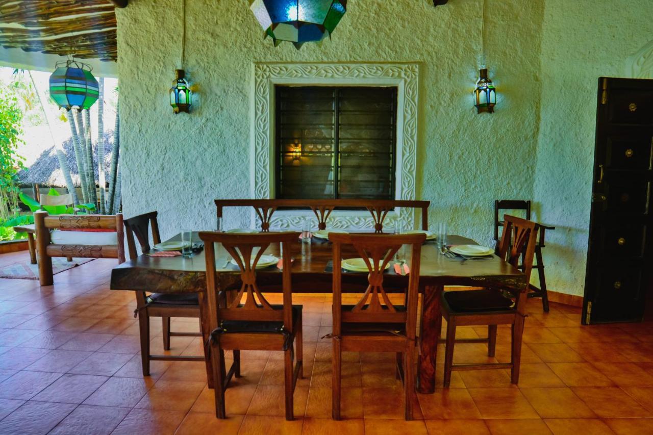 Bed and Breakfast Upani In Diani Діані-Біч Екстер'єр фото