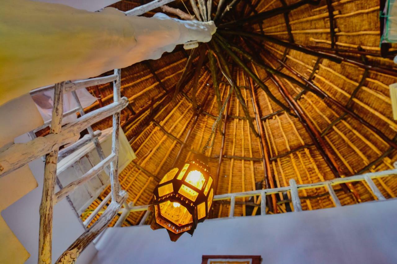 Bed and Breakfast Upani In Diani Діані-Біч Екстер'єр фото